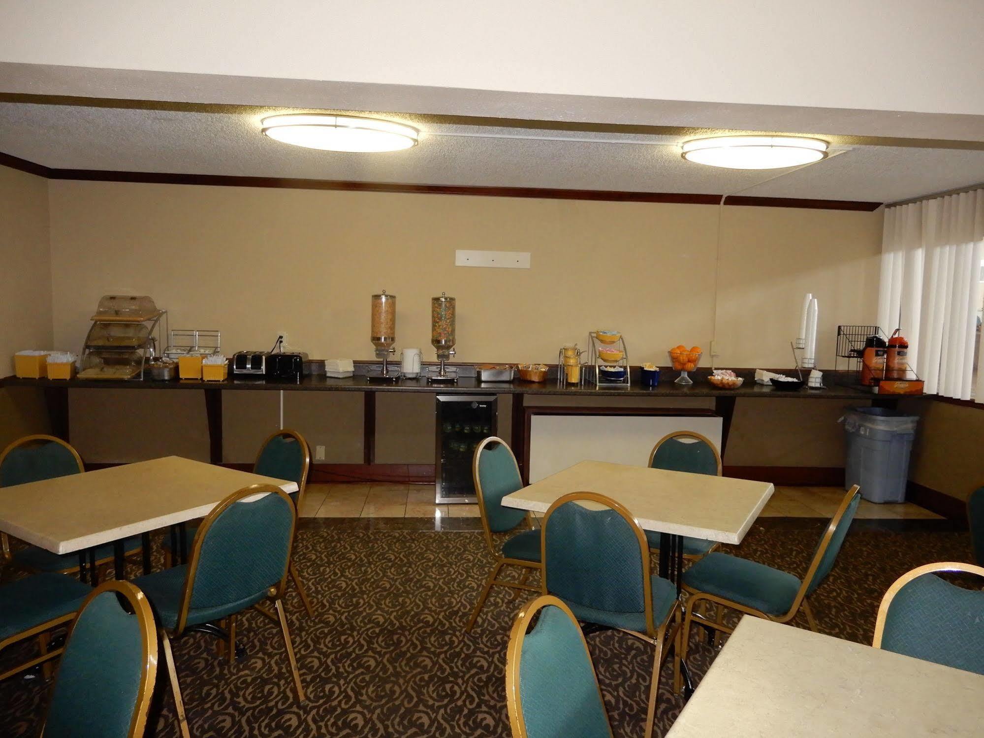 Clarion Hotel Milwaukee Airport Luaran gambar